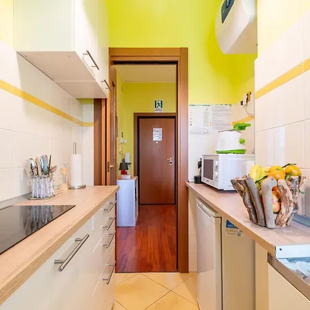 Guesthost - Cozy Near The Hospital Appartement *