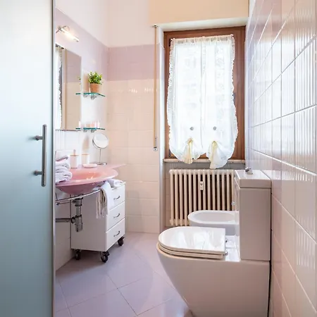 Cozy Near The Hospital Parma